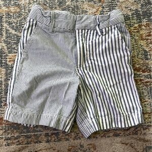 Gap Toddler 2T Cotton zip button shorts.